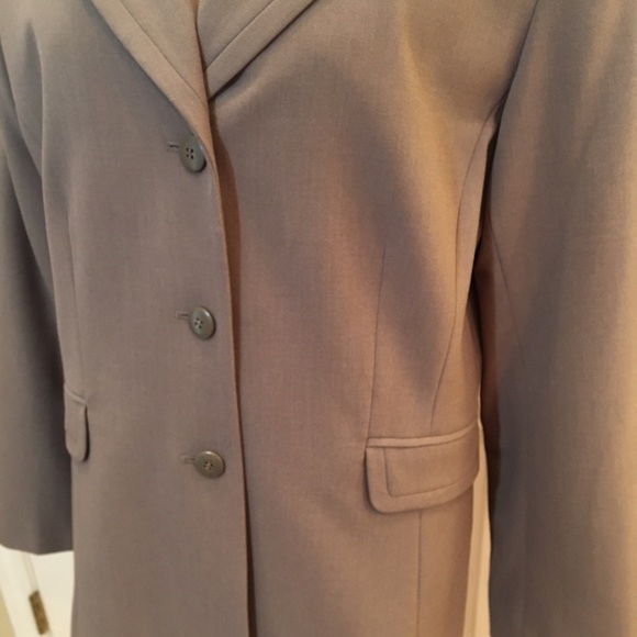 NWT  Jones Wear Women’s Suit Jacket Size 12 - Picture 2 of 10